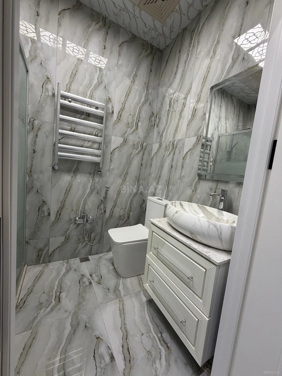 Satılır 2 otaqlı mənzil 57 m²