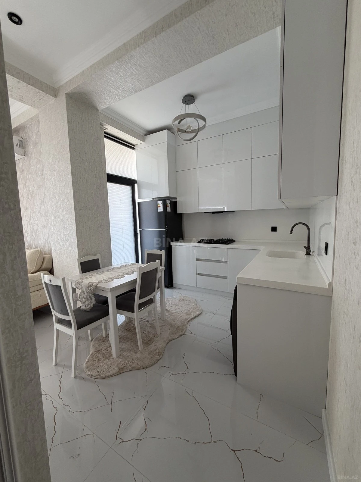 Satılır 2 otaqlı mənzil 57 m²