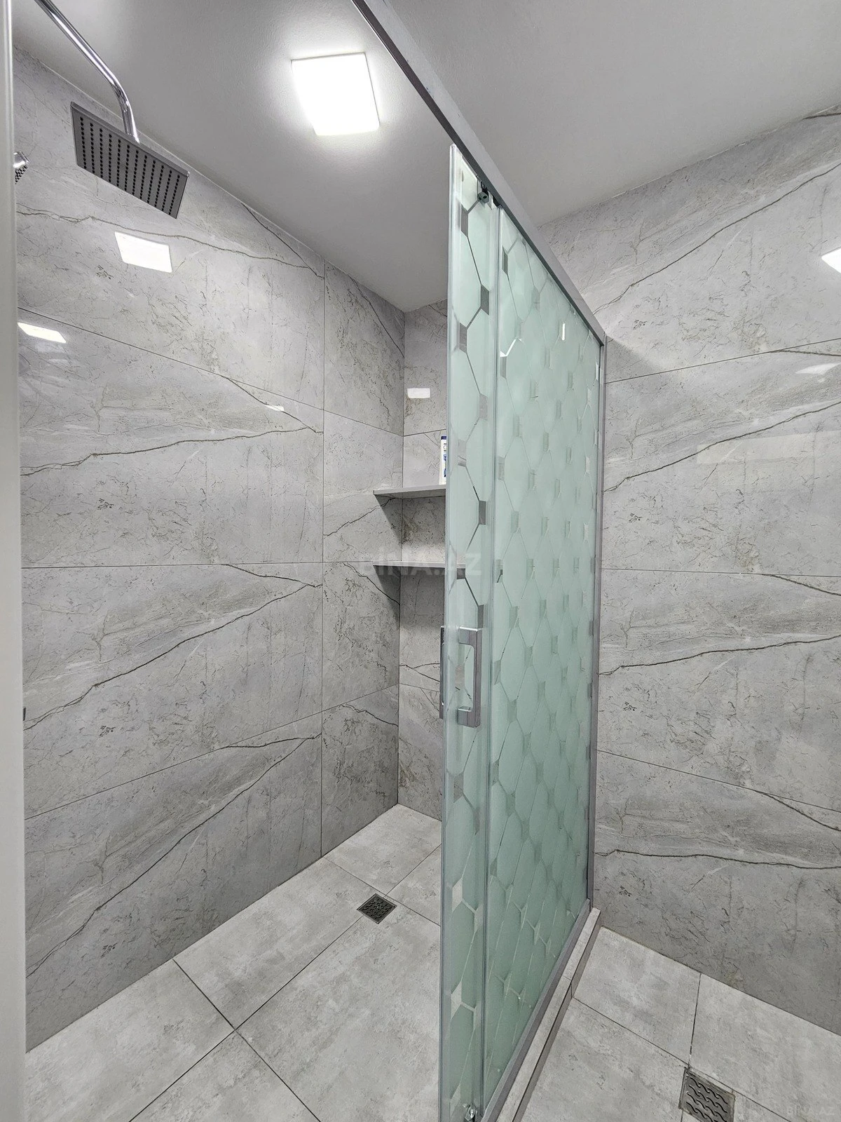 Satılır 2 otaqlı mənzil 53 m²