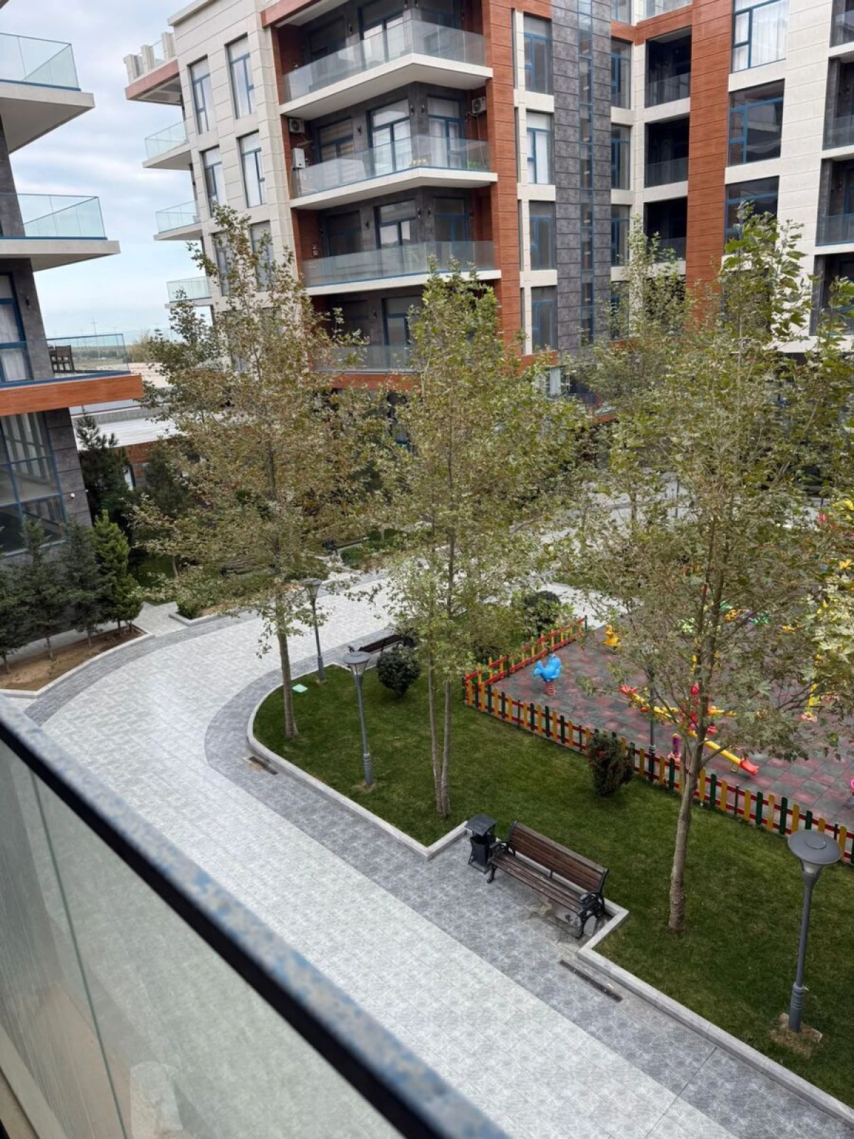 Satılır 2 otaqlı mənzil 85 m²