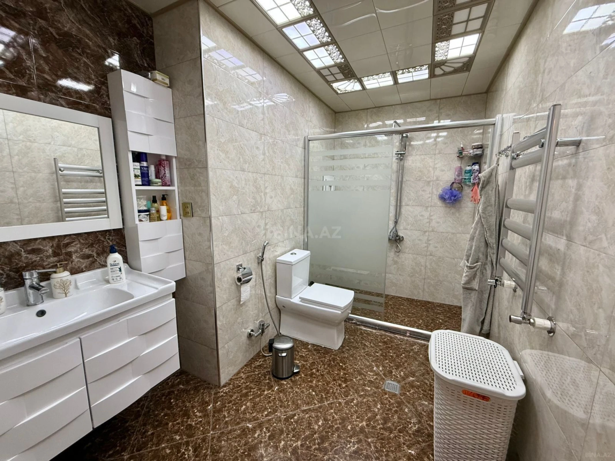 Satılır 2 otaqlı mənzil 84 m²