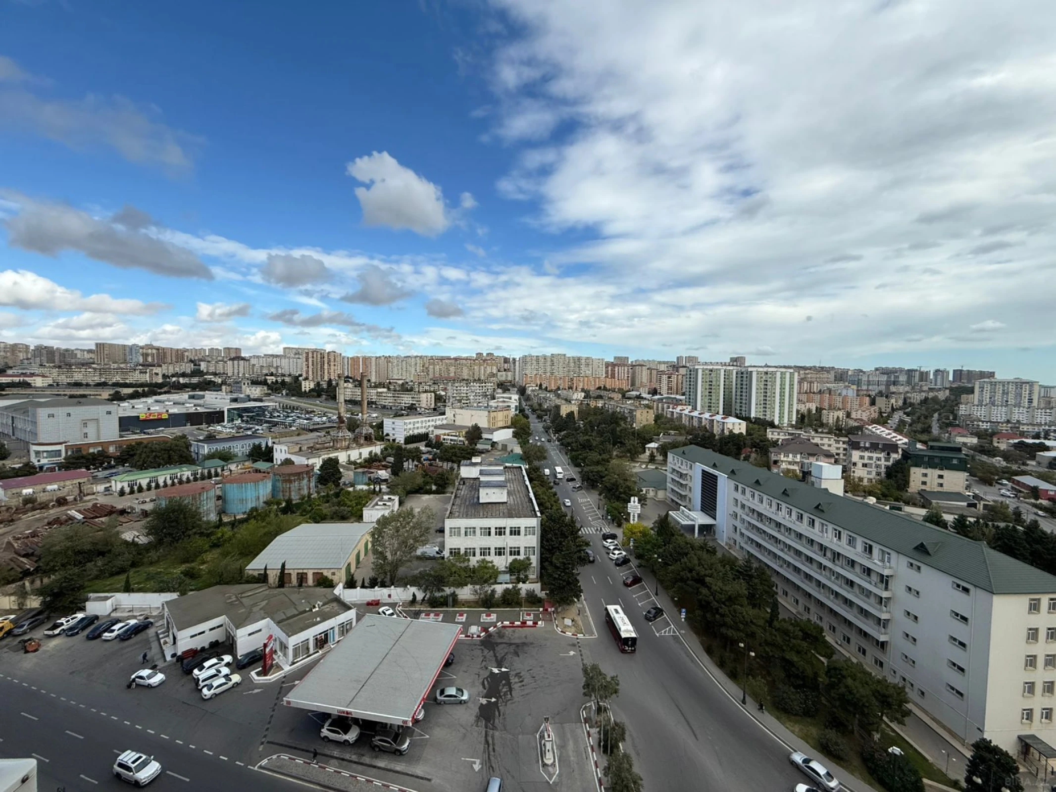 Satılır 2 otaqlı mənzil 84 m²