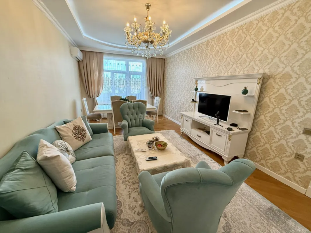 Satılır 2 otaqlı mənzil 84 m²