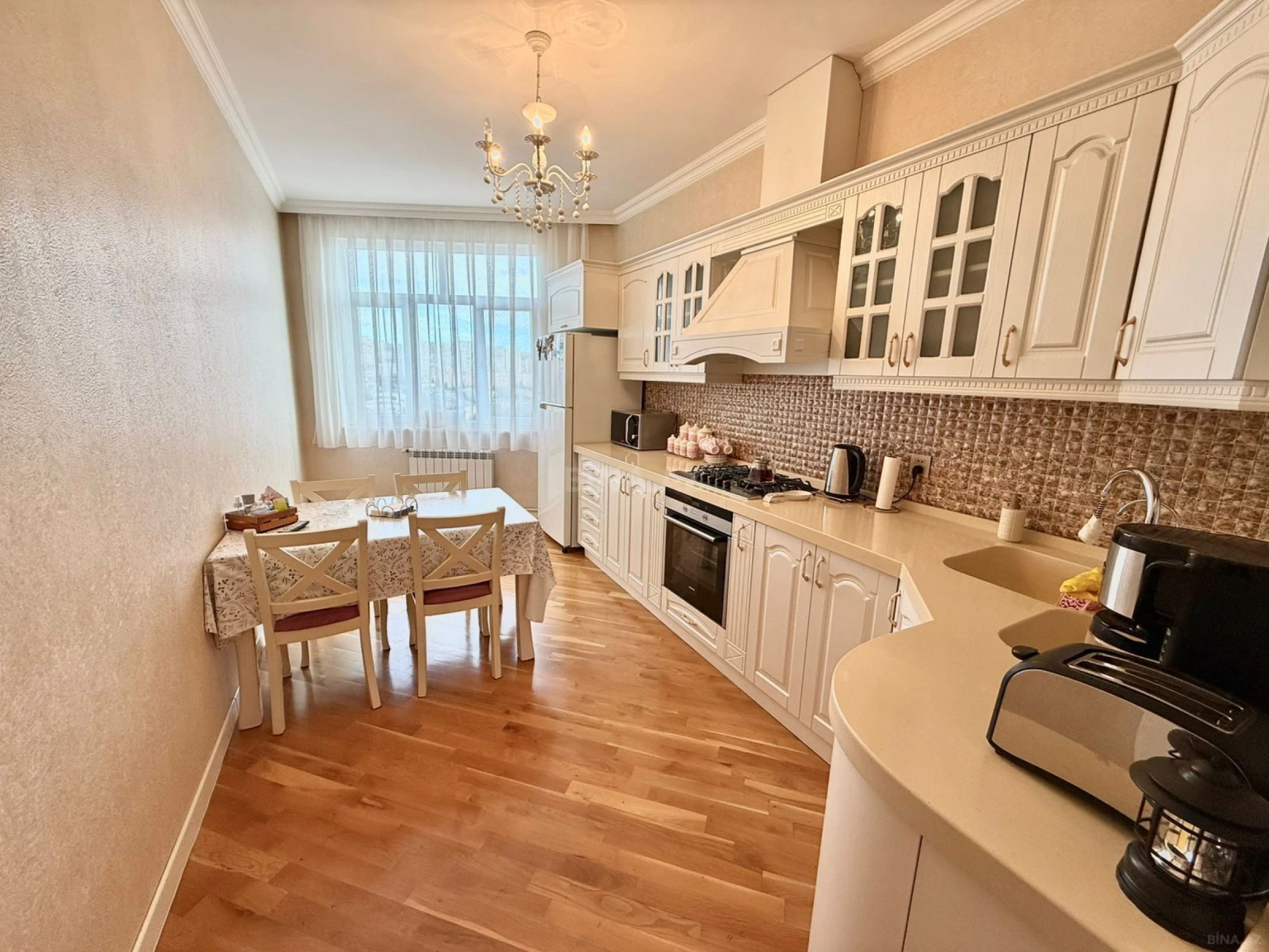 Satılır 2 otaqlı mənzil 84 m²