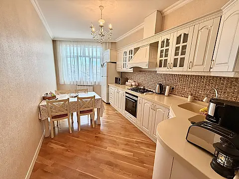 Satılır 2 otaqlı mənzil 84 m²