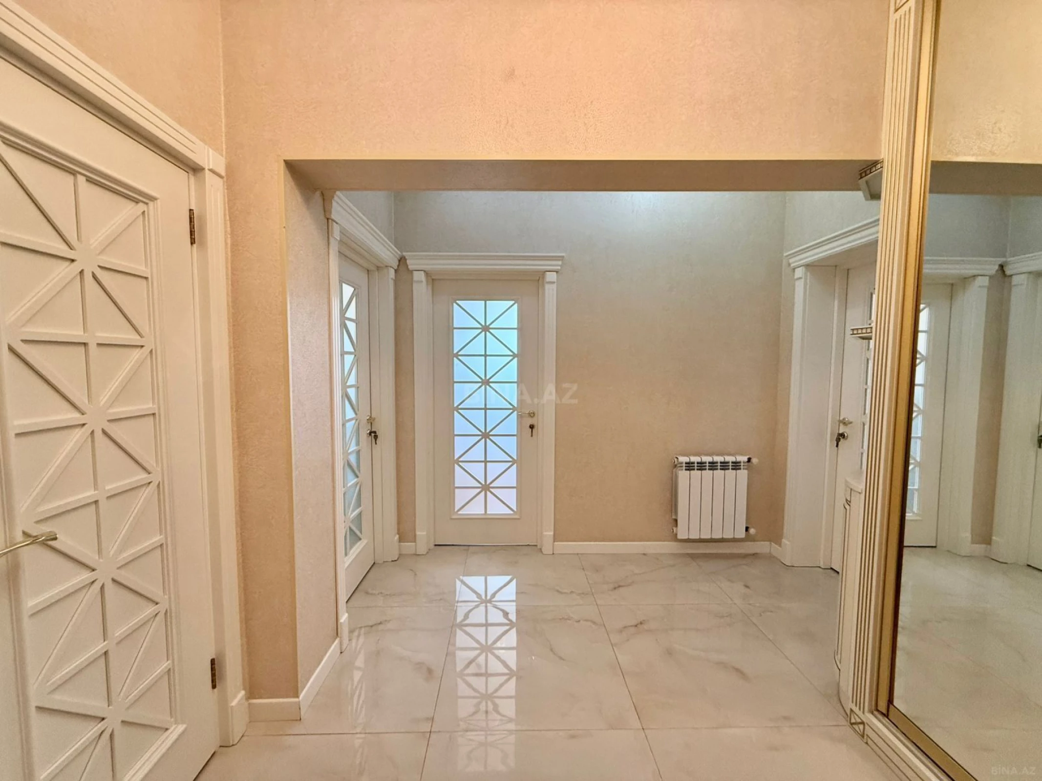 Satılır 2 otaqlı mənzil 84 m²