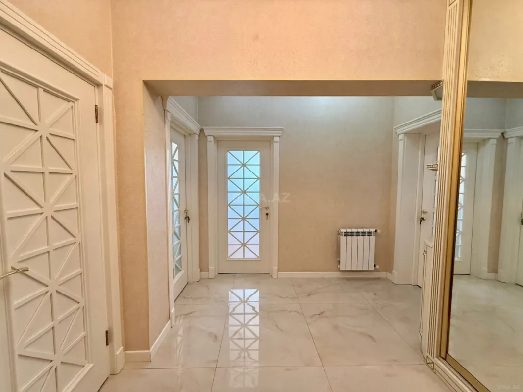 Satılır 2 otaqlı mənzil 84 m²