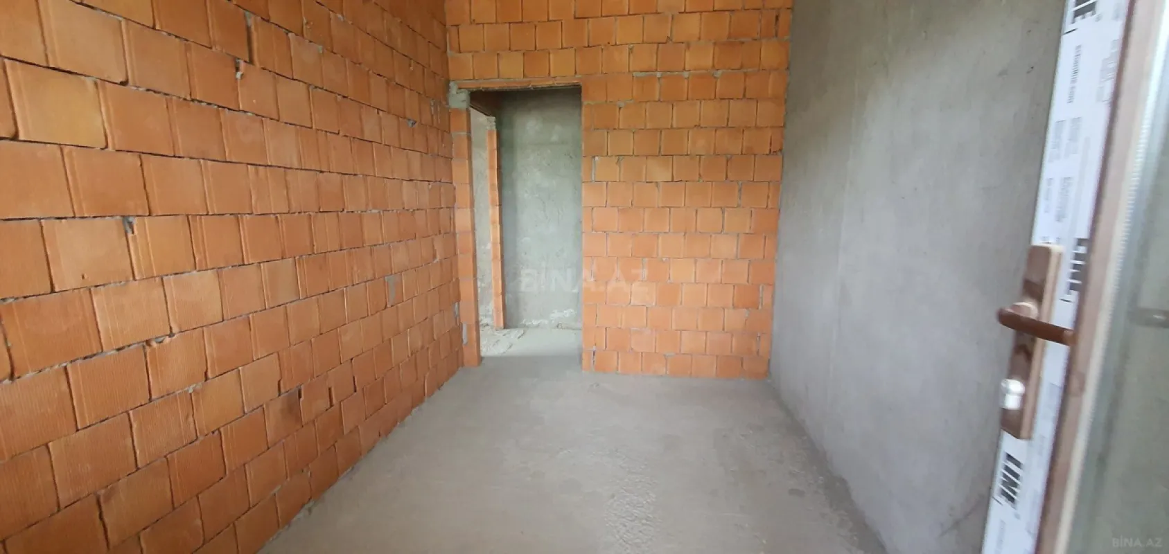 Satılır 3 otaqlı mənzil 101 m²