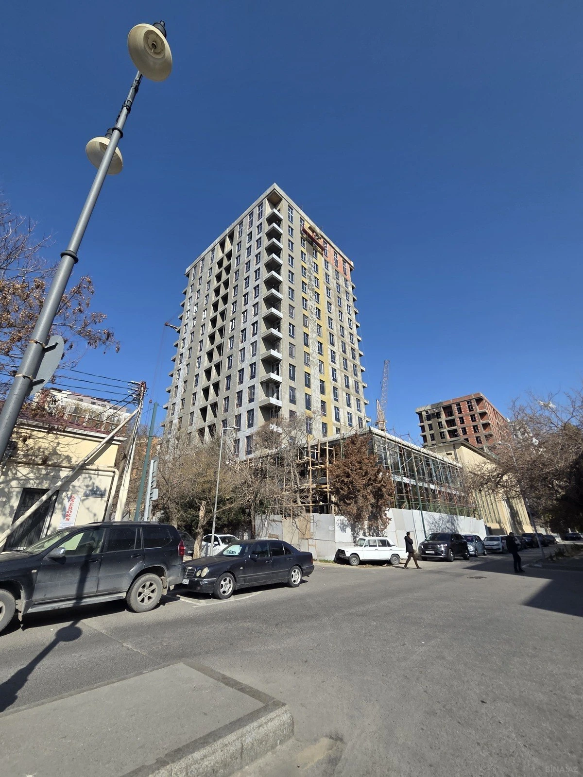 Satılır 3 otaqlı mənzil 101 m²