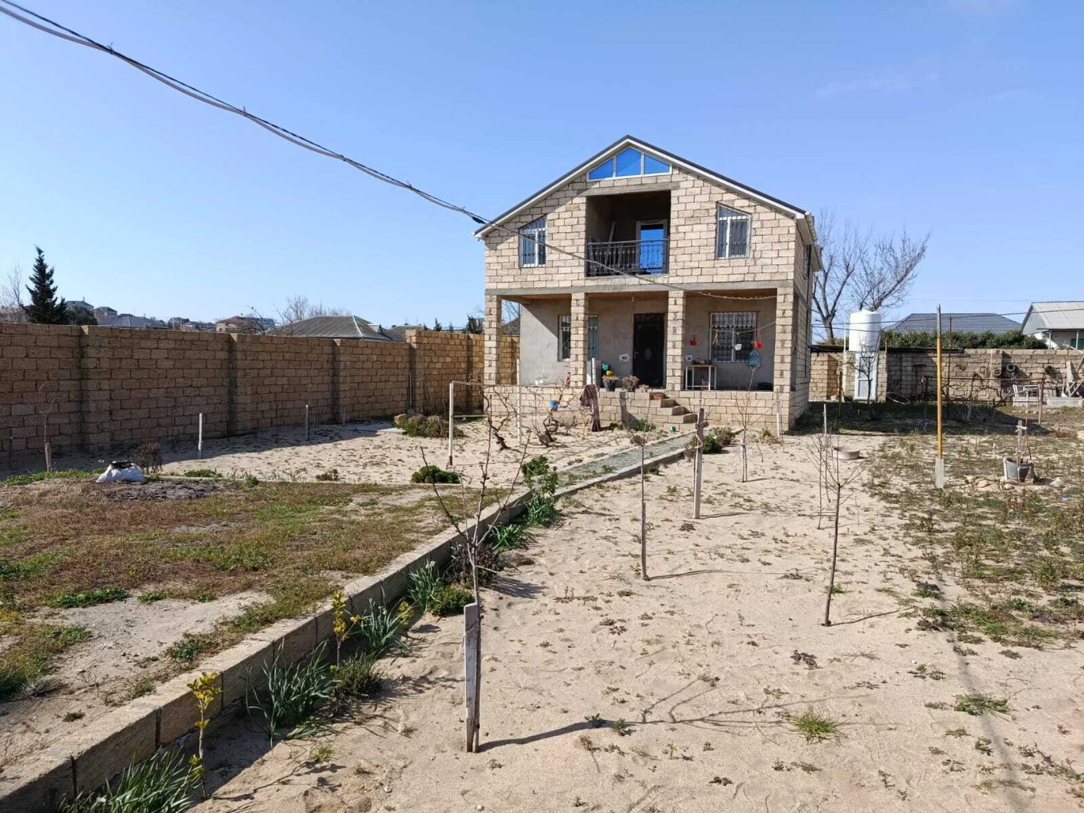 Satılır 5 otaqlı həyət evi 150 m²