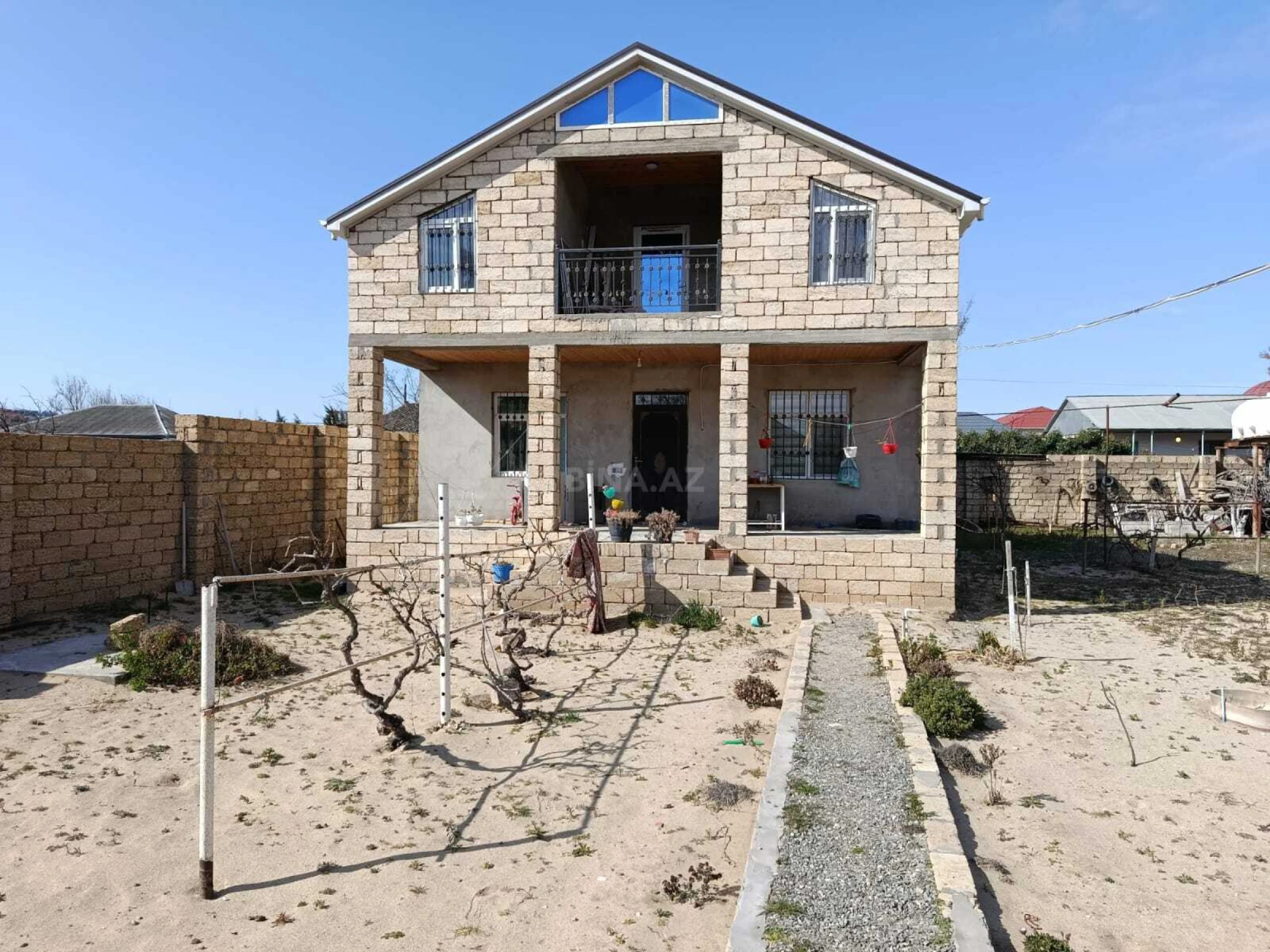 Satılır 5 otaqlı həyət evi 150 m²
