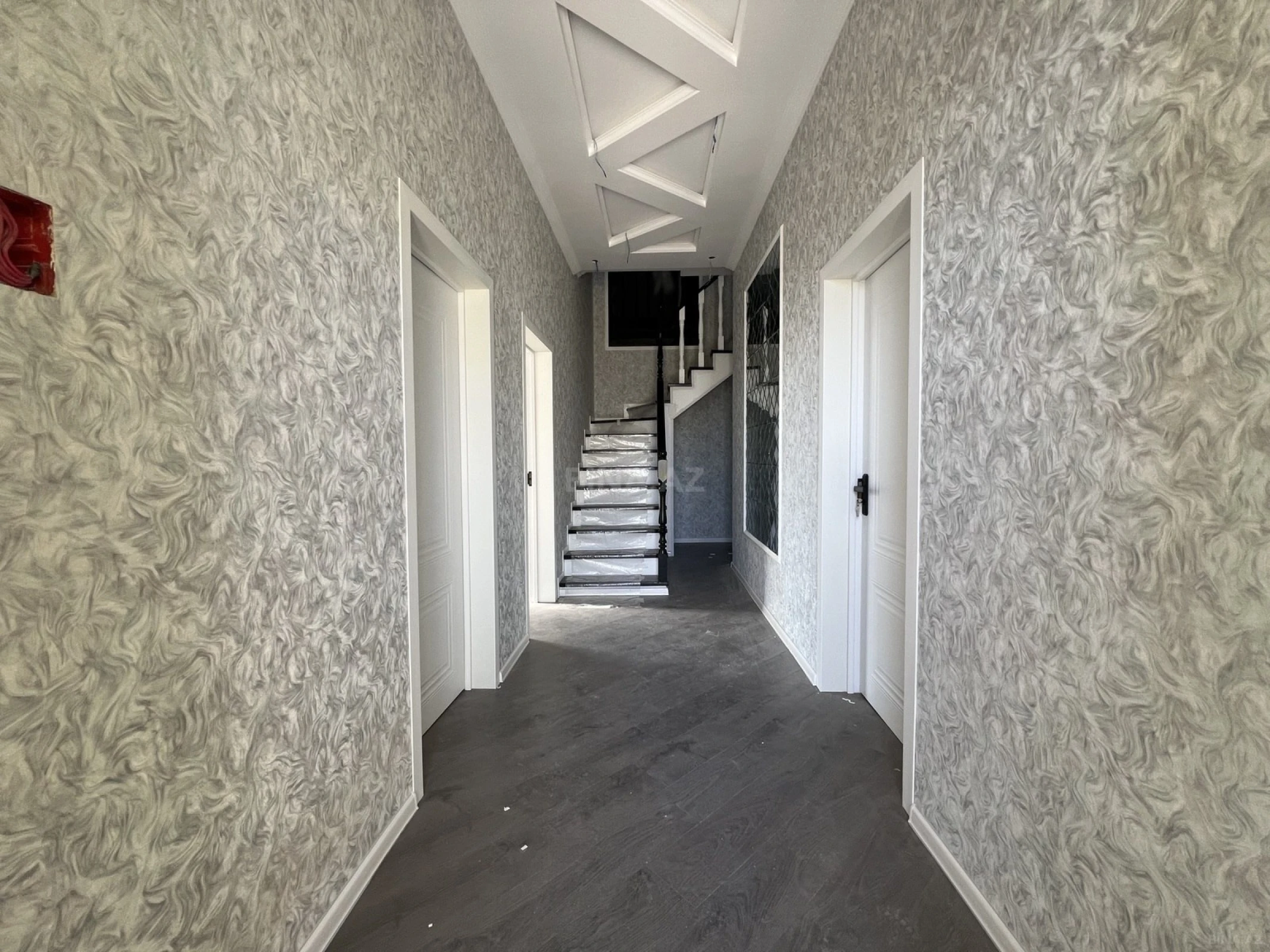 Satılır 6 otaqlı həyət evi 160 m²