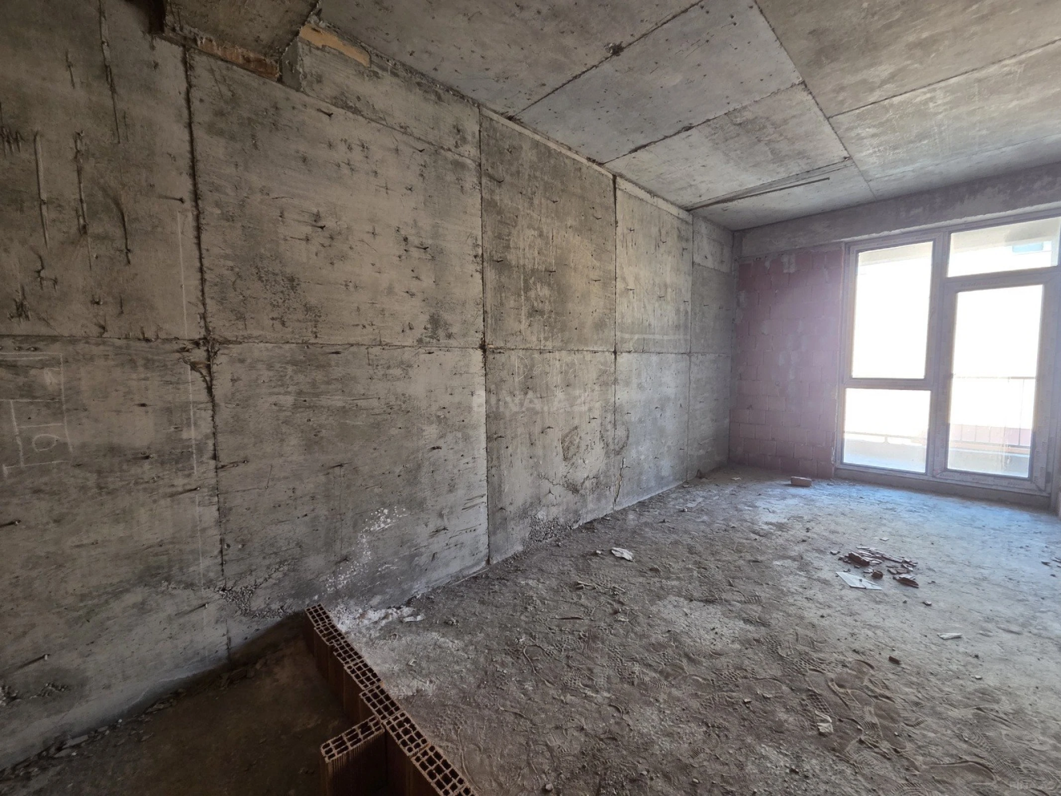 Satılır 1 otaqlı mənzil 61 m²