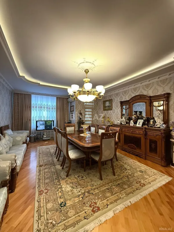 Satılır 3 otaqlı mənzil 147 m²