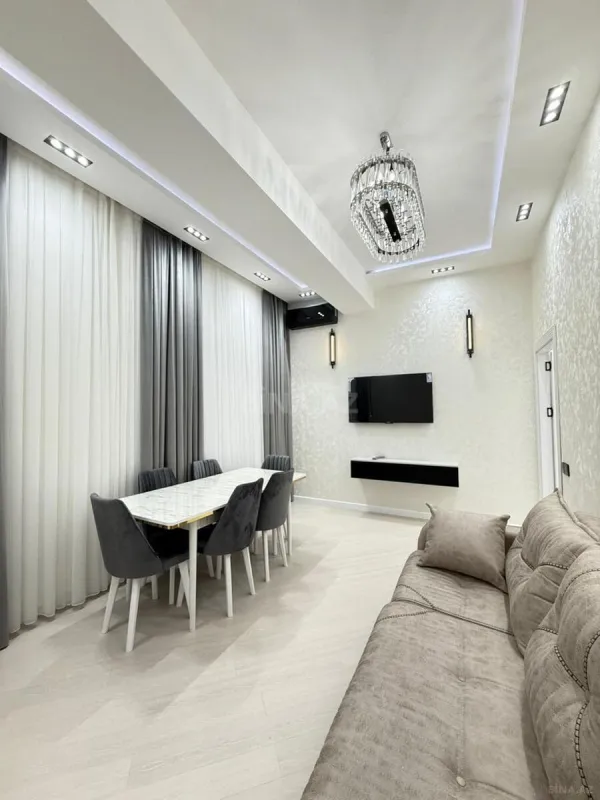 Satılır 3 otaqlı mənzil 105 m²