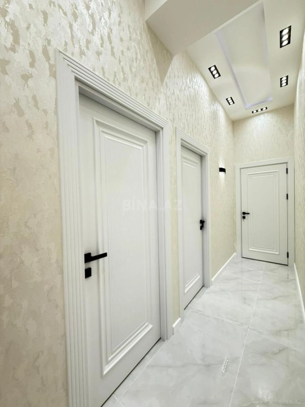 Satılır 3 otaqlı mənzil 105 m²