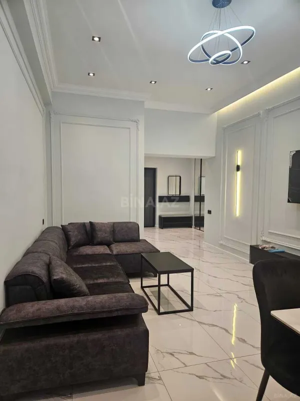 Kirayə verilir 2 otaqlı mənzil 65 m²