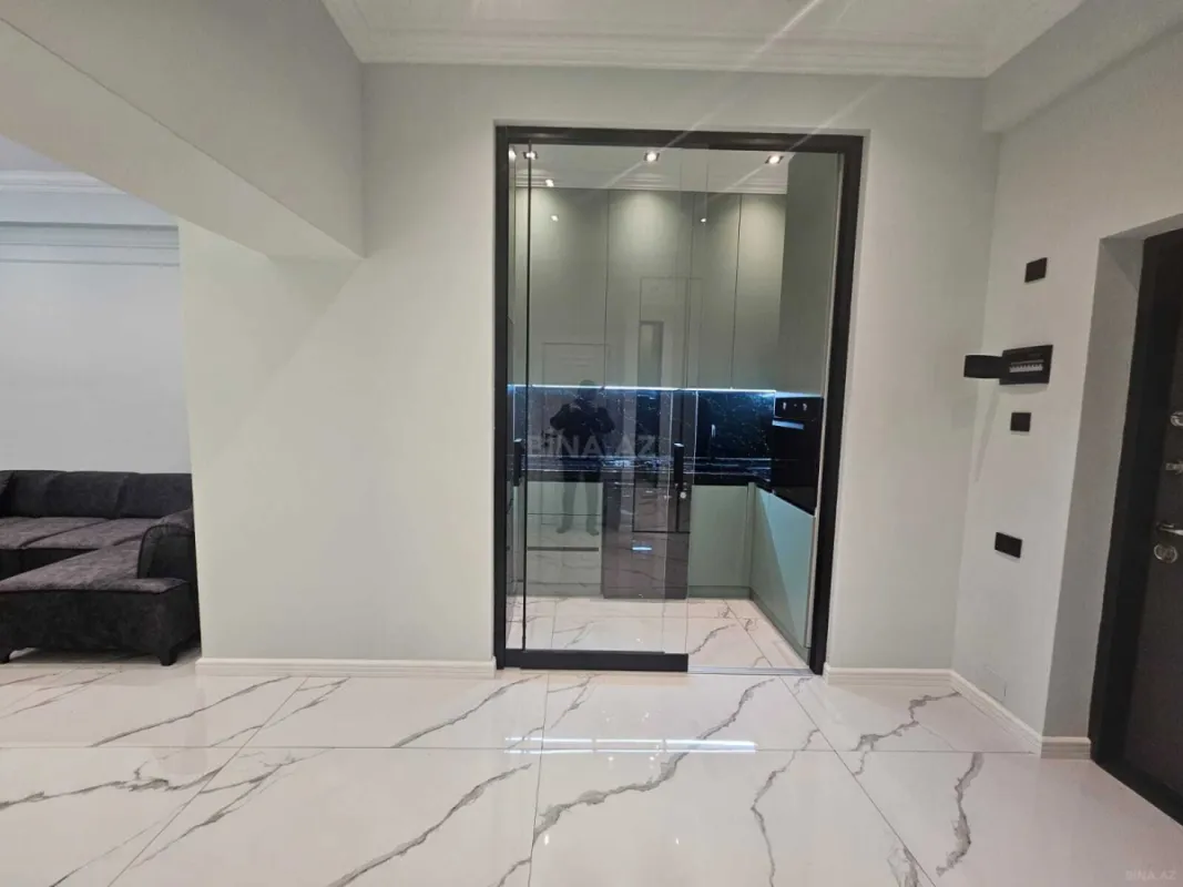 Kirayə verilir 2 otaqlı mənzil 65 m²