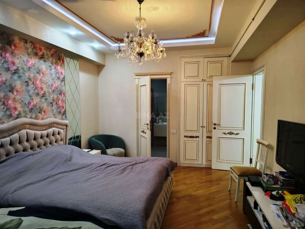 Satılır 3 otaqlı mənzil 105 m²
