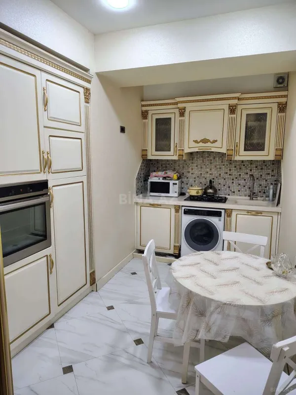 Satılır 3 otaqlı mənzil 105 m²