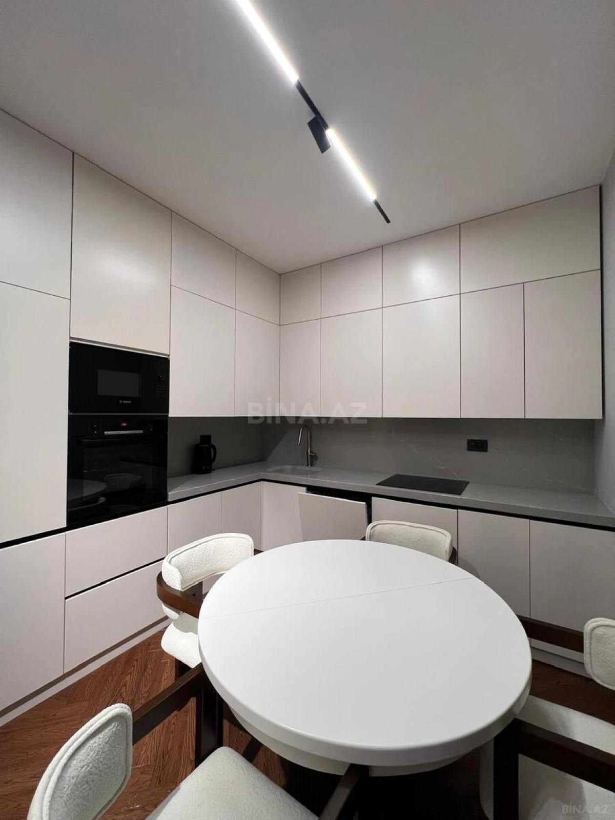 Kirayə verilir 2 otaqlı mənzil 70 m²