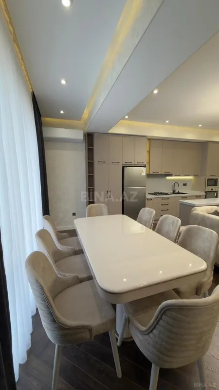 Kirayə verilir 3 otaqlı mənzil 110 m²