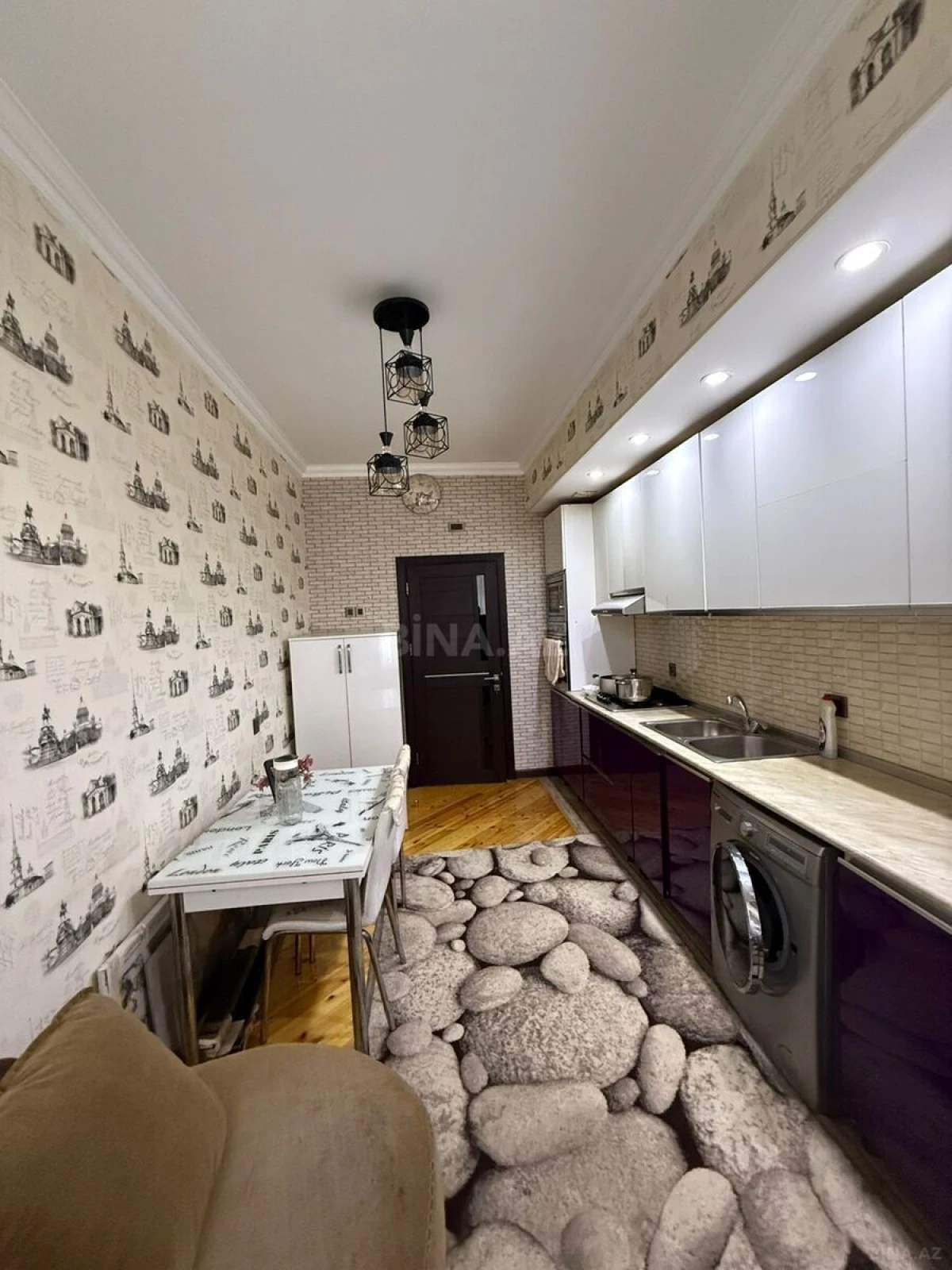 Satılır 2 otaqlı mənzil 78 m²