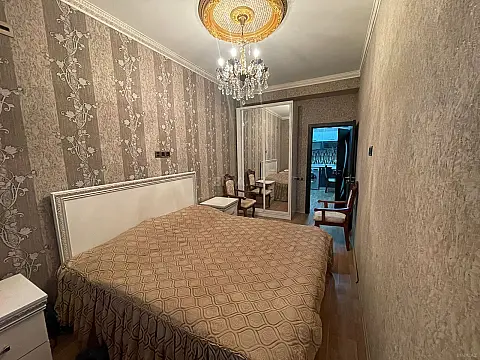 Kirayə verilir 2 otaqlı mənzil 60 m²