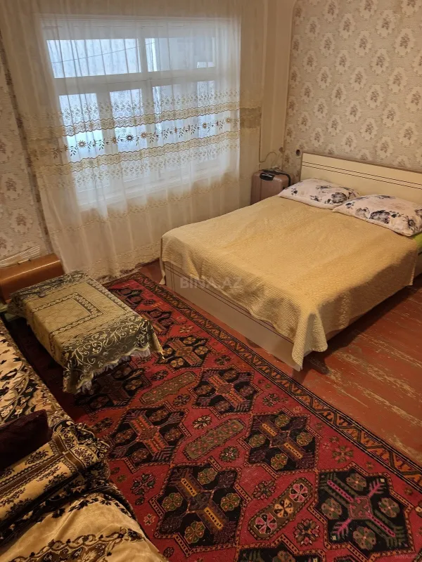 Satılır 5 otaqlı mənzil 100 m²