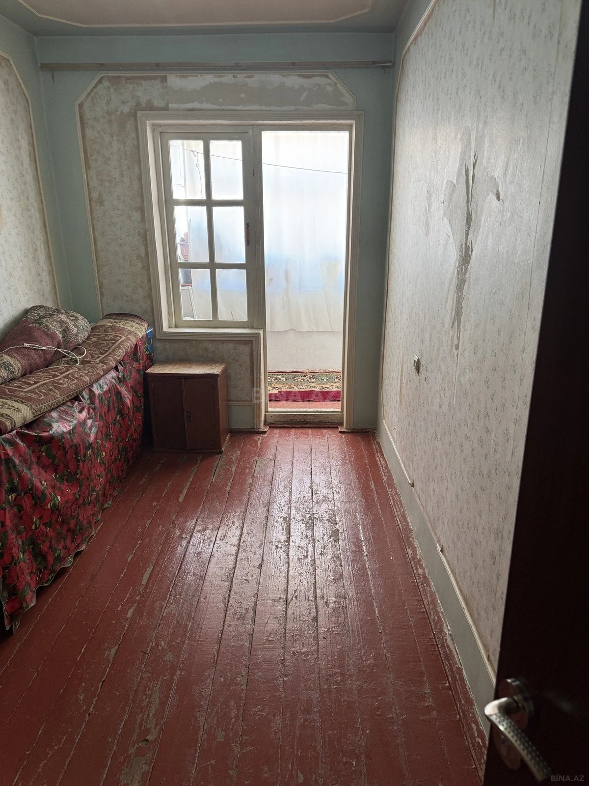 Satılır 5 otaqlı mənzil 100 m²