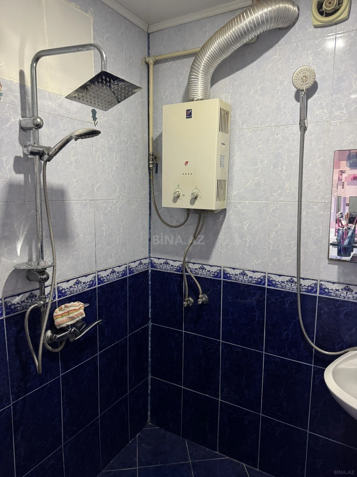 Satılır 5 otaqlı mənzil 100 m²