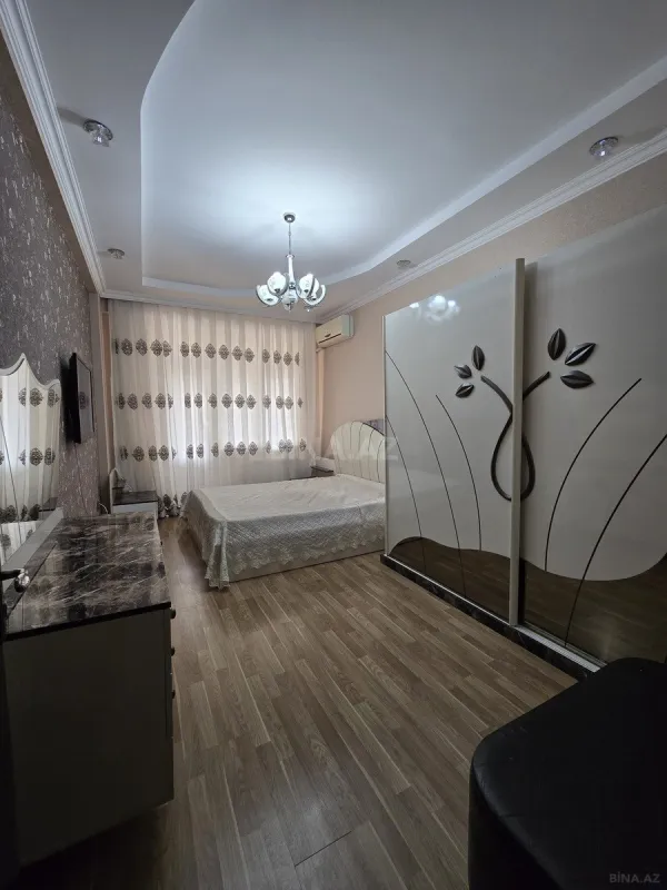 Kirayə verilir 2 otaqlı mənzil 110 m²