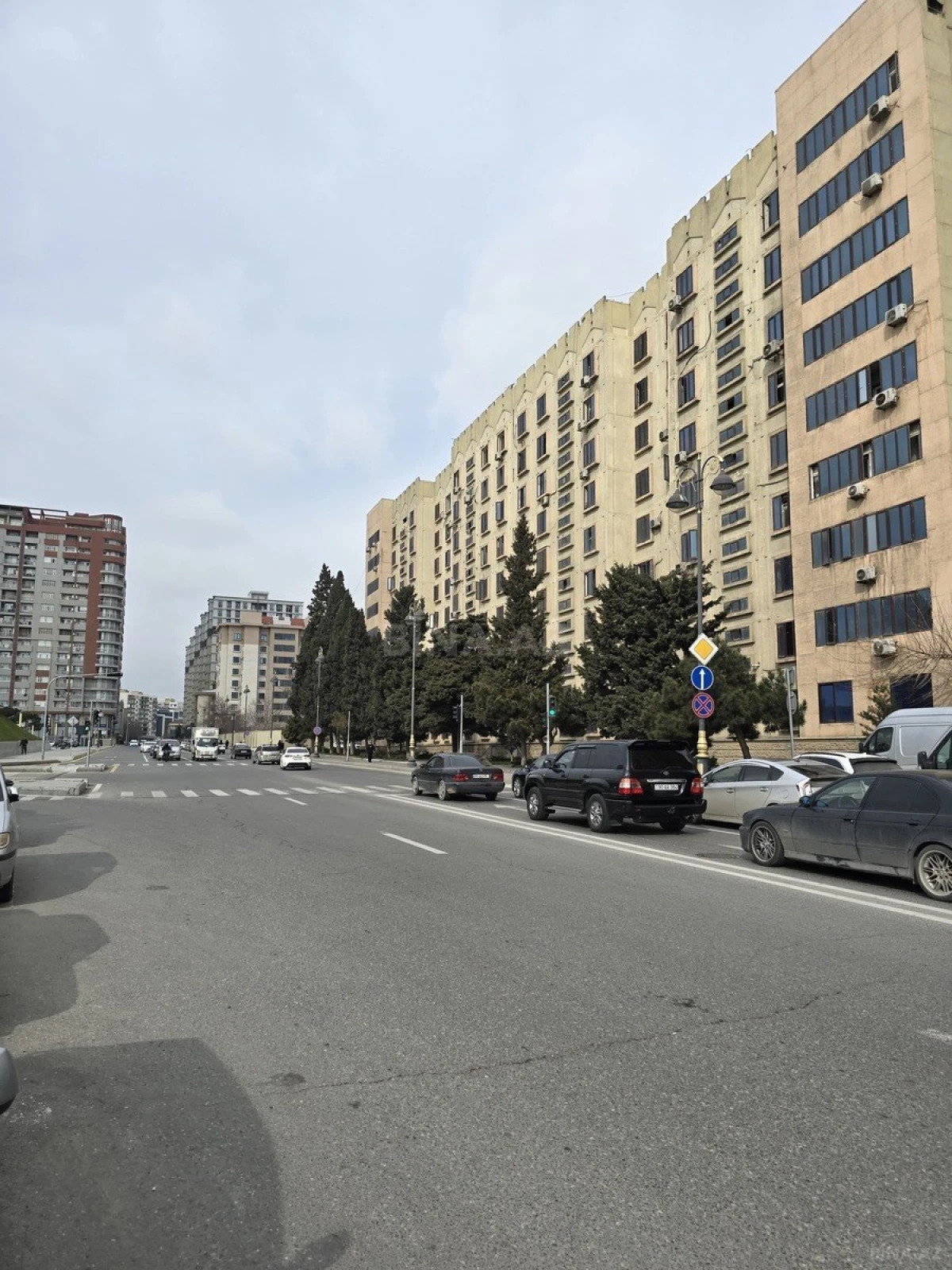 Kirayə verilir 2 otaqlı mənzil 110 m²