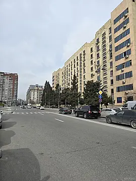 Kirayə verilir 2 otaqlı mənzil 110 m²