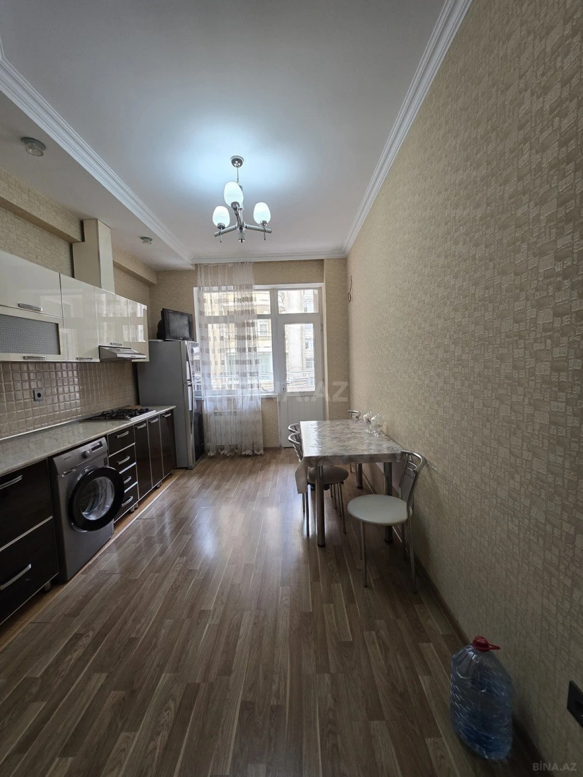 Kirayə verilir 2 otaqlı mənzil 110 m²