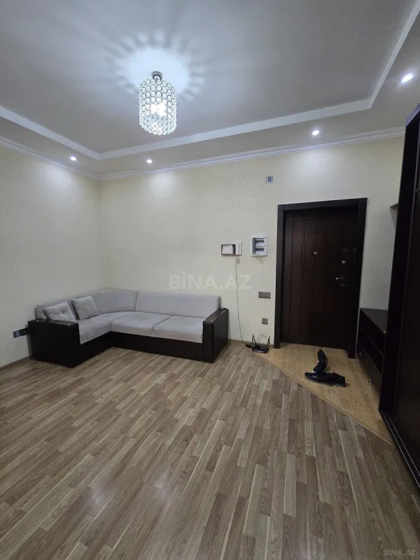Kirayə verilir 2 otaqlı mənzil 110 m²
