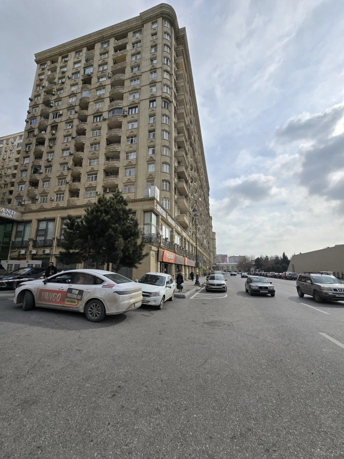 Kirayə verilir 2 otaqlı mənzil 110 m²