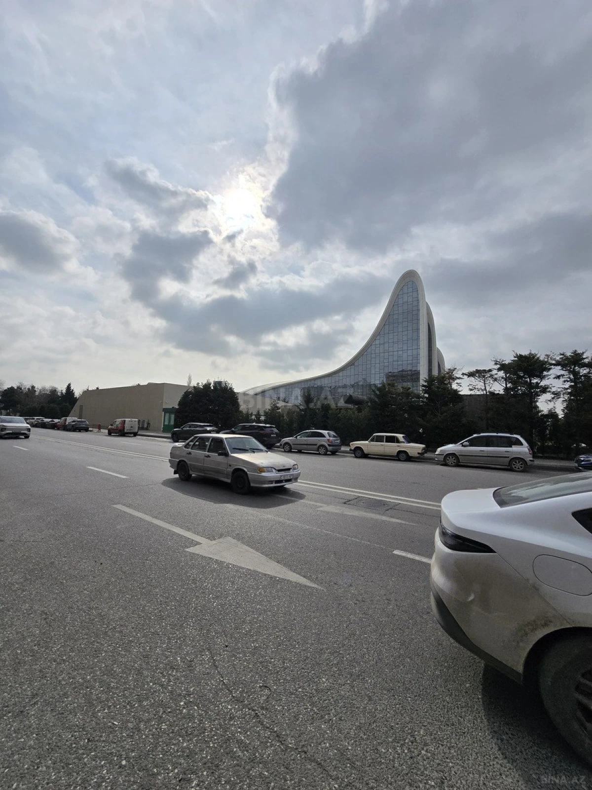 Kirayə verilir 2 otaqlı mənzil 110 m²