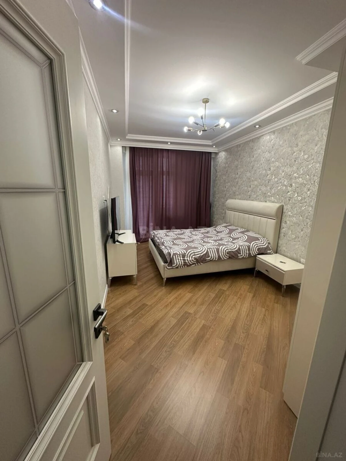 Kirayə verilir 2 otaqlı mənzil 70 m²