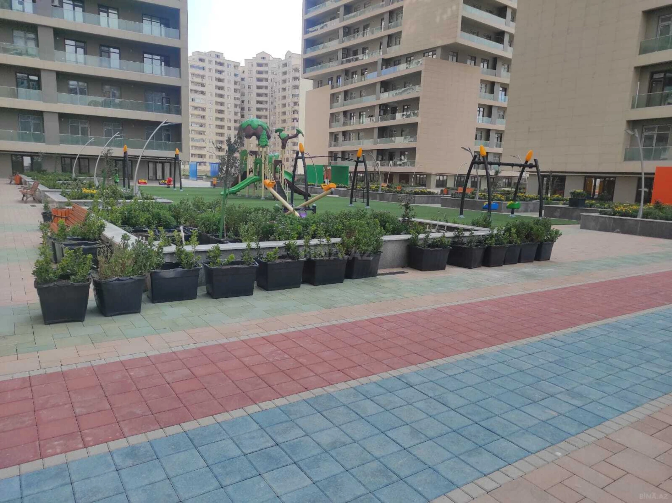 Satılır 2 otaqlı mənzil 100 m²