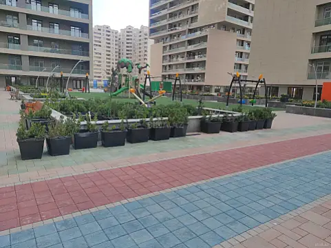 Satılır 2 otaqlı mənzil 100 m²