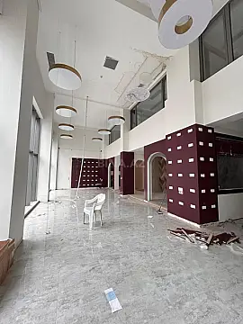 Satılır obyekt 250 m²