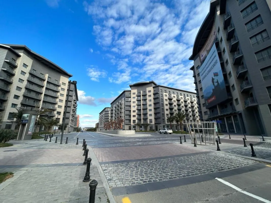 Satılır obyekt 250 m²