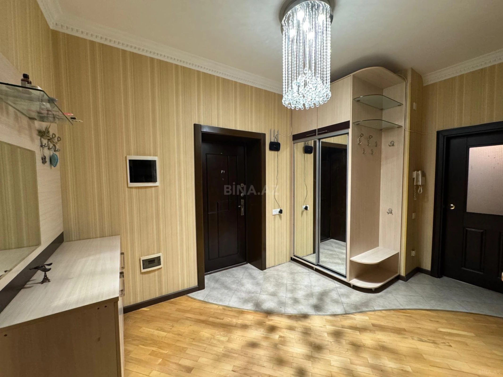 Kirayə verilir 3 otaqlı mənzil 108 m²