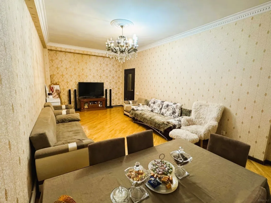 Kirayə verilir 3 otaqlı mənzil 108 m²