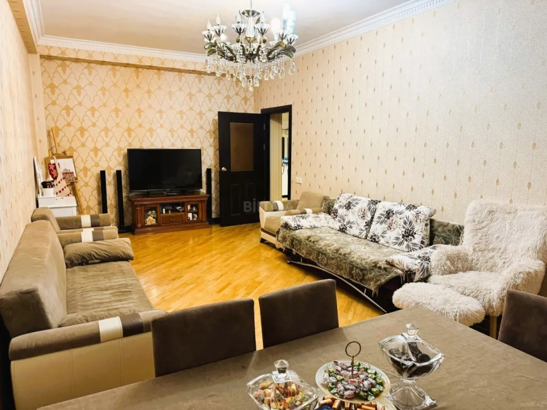 Kirayə verilir 3 otaqlı mənzil 108 m²