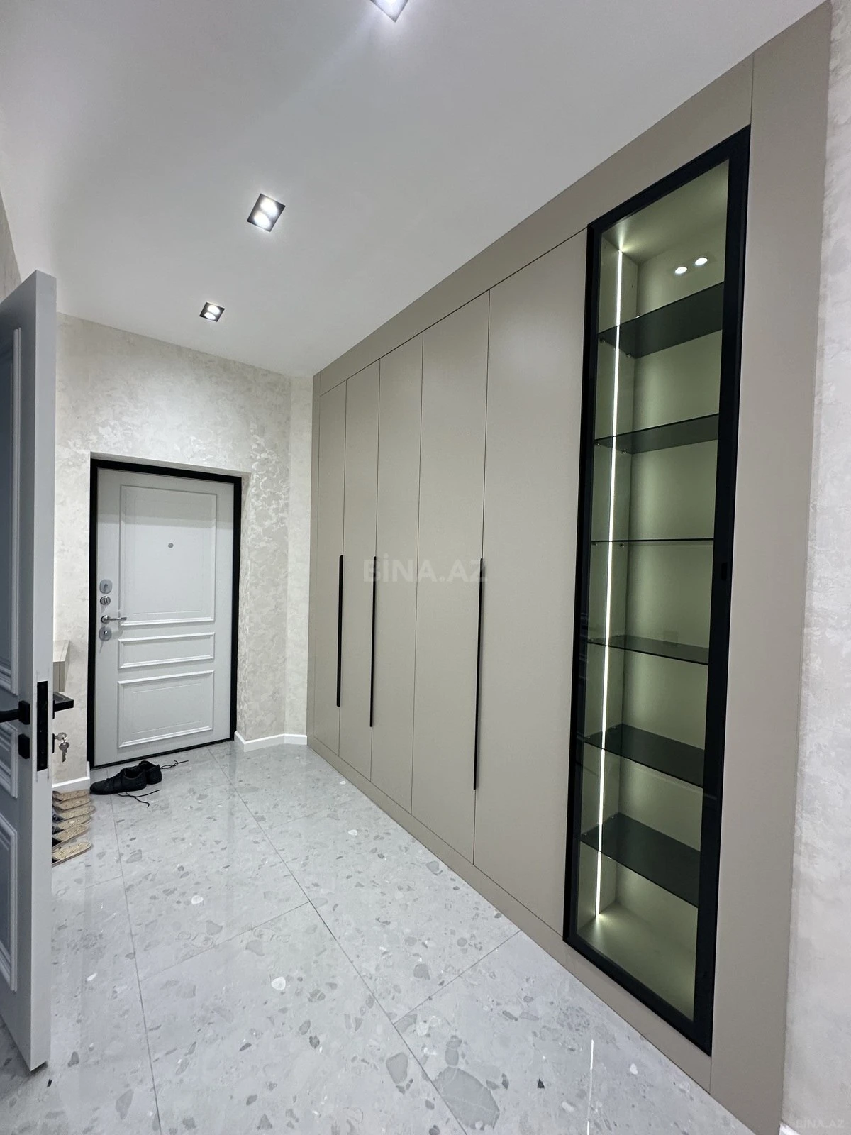 Satılır 3 otaqlı mənzil 96.7 m²