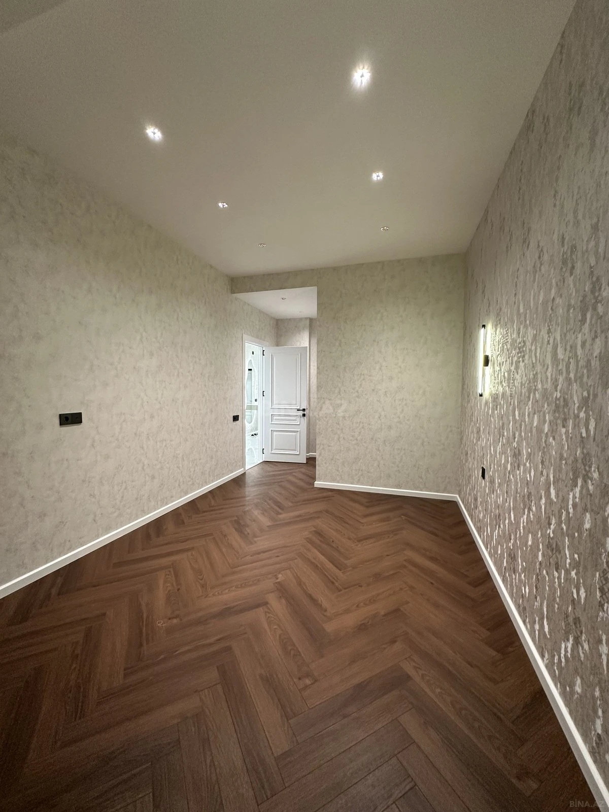 Satılır 3 otaqlı mənzil 96.7 m²