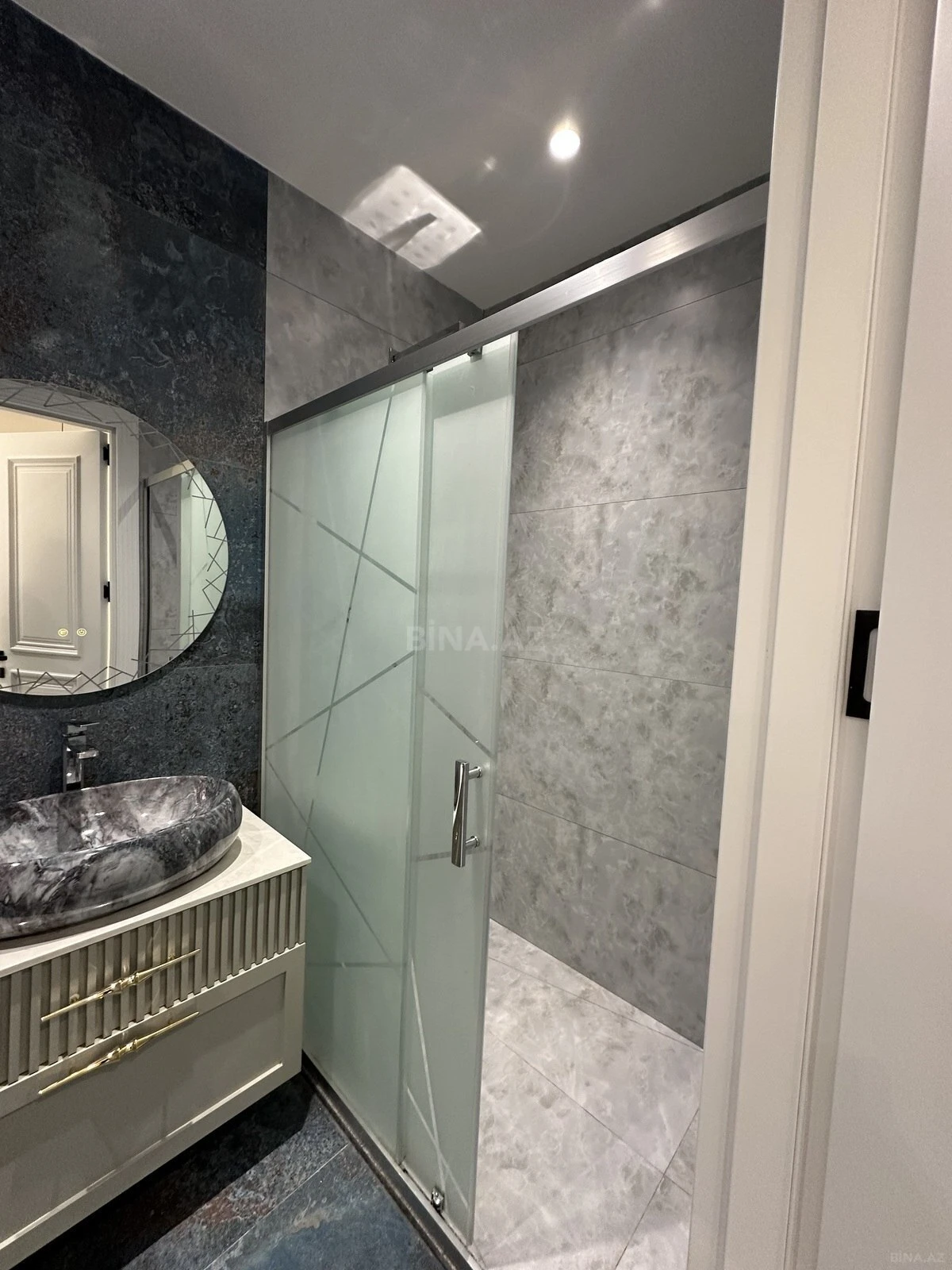 Satılır 3 otaqlı mənzil 96.7 m²