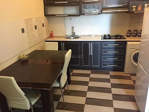 Kirayə verilir 2 otaqlı mənzil 85 m²